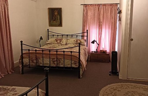 New Norfolk Bed & Breakfast | Old Colony Inn