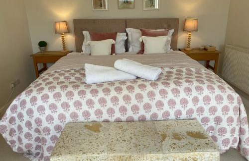 Garsdon House | Old Farmhouse Cottage