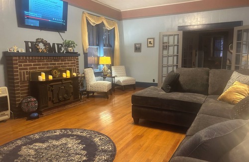 Saint Maurice Bed & Breakfast | Old farmhouse near Natchitoches. downstairs king bed shared bathroom