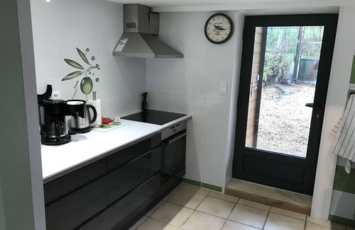 Saint-Nizier-sous-Charlieu House | Old fisherman's cottage renovated on the banks of the river sure beautiful closed ground.