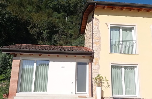 Castelgomberto House | Old house in the hills with garden and view