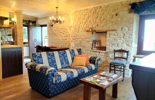 Penna San Giovanni Villa | ‘Old House’ is a glorious eighteenth century farmhouse recently restored