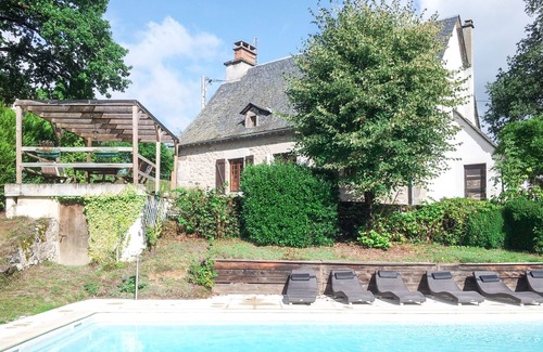 Champagnac House | Old house with character, private pool, sleeps 6, 3 bedrooms