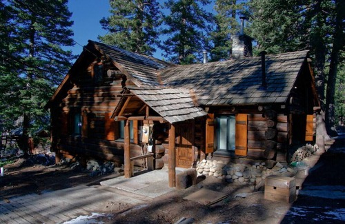 Sunny Slopes Cabin | Old Mammoth Revived Historic Escape | Ski | Trails
