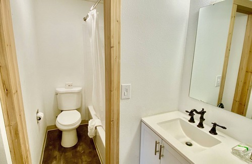 Deer Lodge Hotel | Old Montana Inn