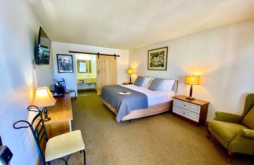 Deer Lodge Hotel | Old Montana Inn