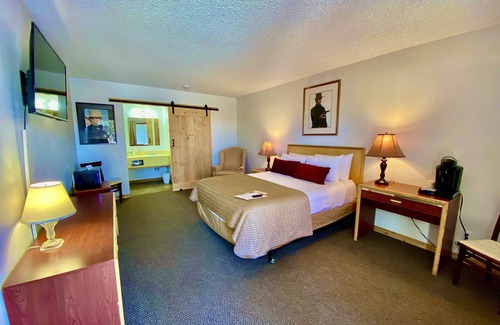 Deer Lodge Hotel | Old Montana Inn