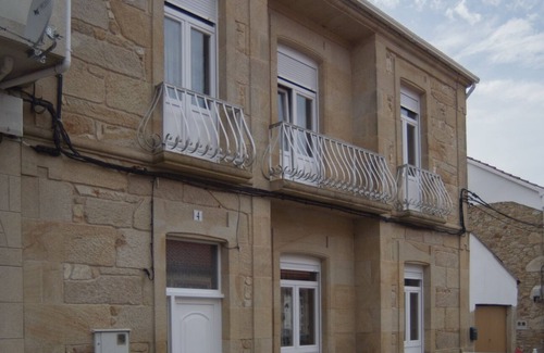 Muros House | Old renovated sawmill in a detached house