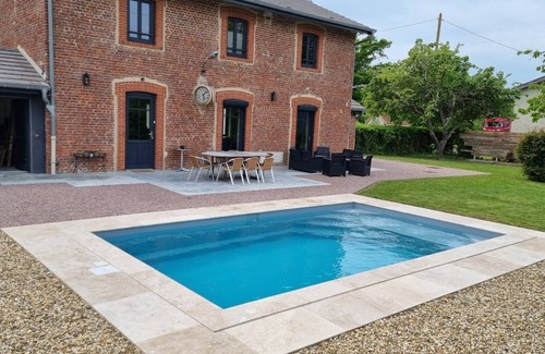 Montret House | Old renovated train station in Burgundy