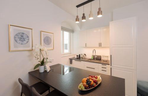 Old Town Apartment | Old Riga Great Location & View - Luxury 2BDR 80m2