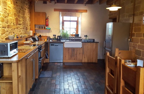 Leek Cottage | Old Shire Stables (3 bedrooms) - sleeps 6 guests in 3 bedrooms