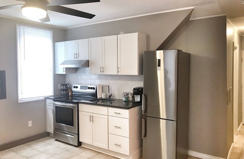 Walkerville Apartment | Olde Walkerville Private 1BD/1BA Main Floor Apt.