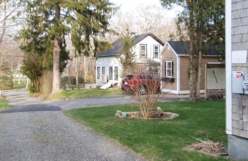 Sandwich House | Oldest Town of Cape Cod In The Historic District