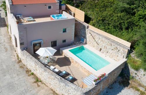 Makhairoi Villa | Olga's Filoxenia - Villa Aladanos-private pool and heated jacuzzi