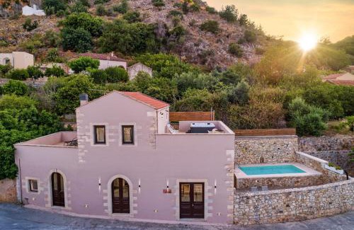 Makhairoi Villa | Olga's Filoxenia - Villa Aladanos-private pool and heated jacuzzi