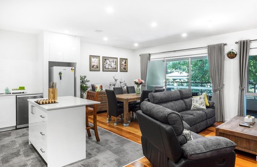 Olinda Apartment | Olinda Village Apartment A2 - This beautiful and comfortably furnished apartment is centrally located in the village of Olinda.