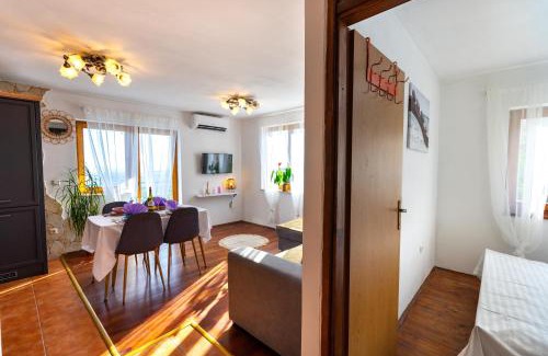 Zrnovnica House | Olive Garden House in Žrnovnica with a View & BBQ