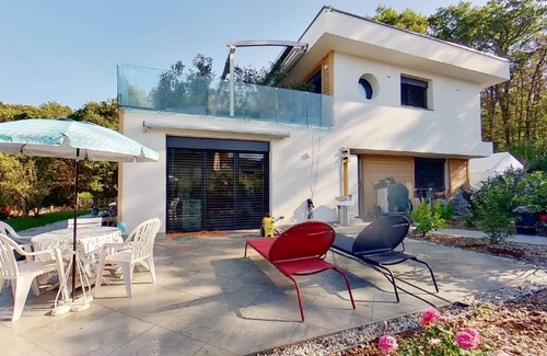 Veigy-Foncenex Apartment | Olivier apartmentnindependent, large garden, nvery quiet, basement