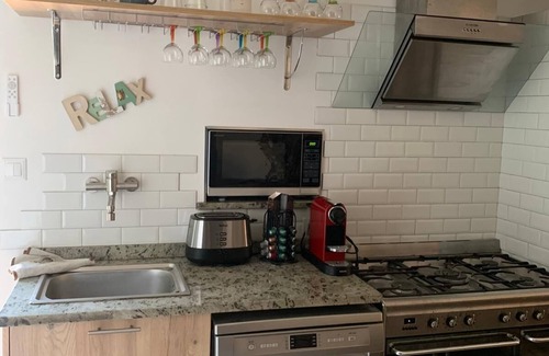 Montner House | Oliviers, Soleil et BBQ : un Havre de Détente Paisible Vous Attend !