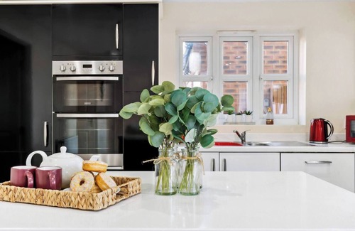 Hinckley House | Olympic House - Spacious house for a weekend with friends