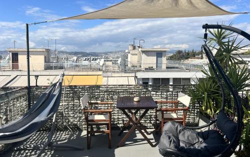 Kallithea Apartment | Olympus! Athens! Studio in the Sky! 20' walk to the Acropolis