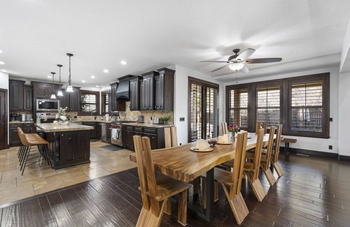 Olympus Cove House | Olympus Luxury-Prime Location- HotTub+Theater+More