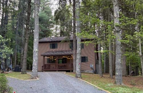 Sky Valley House | On a Whim Peaceful 2 bedroom home plus loft in charming lakefront community