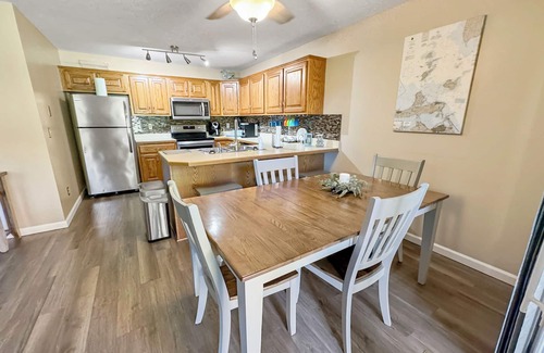 Kelleys Island Condo | On Island Time at Kelleys! Downtown Area