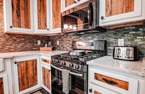 Ocoee House | “On River Time”, your escape to the Ocoee River and Cherokee National Forest.