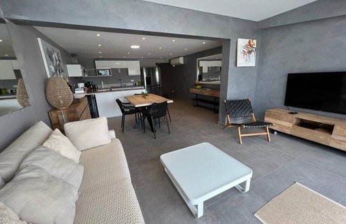 Nettle Bay Condo | On the beach ! Villa ELBA A French Touch unit, pools, tennis, sea view