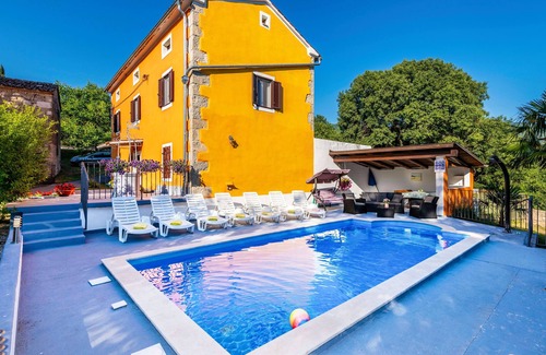 Susnjevica Villa | On the edge of the National Park, the perfect distance between the sea and the mountains