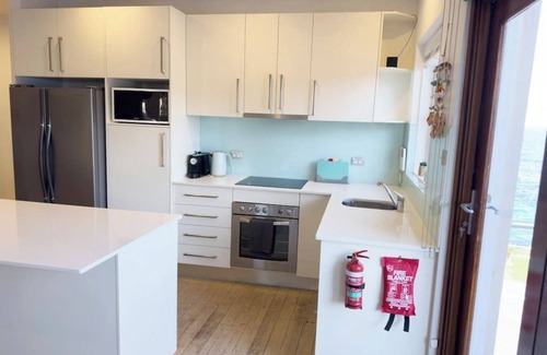 Cronulla Apartment | On The Esplanade - Close to beach & Cronulla mall