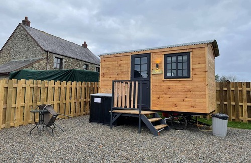 Saint Breward House | On the Moor Shepherd's Hut - Bronn