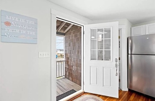 Scituate House | "On the Rocks" - dog friendly Scituate Oceanfront!
