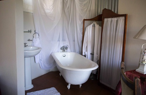 Beacon Bay House | On-the-Summit Lodge & Conference Venue