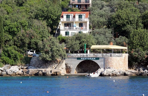 Molunat Apartment | One bedroom apartment near beach Molunat, Dubrovnik (A-3544-e)