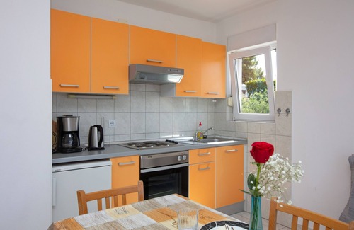 Tijesno Apartment | One bedroom apartment with balcony and sea view Tisno, Murter (A-4295-d)