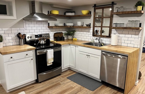 Riverfront House | One Bedroom Basement Bungalow in downtown Missoula - Walkable to everything!