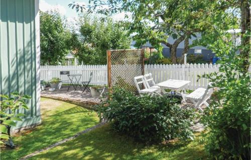 Jonkoping House | One-Bedroom Holiday Home In Jonkoping