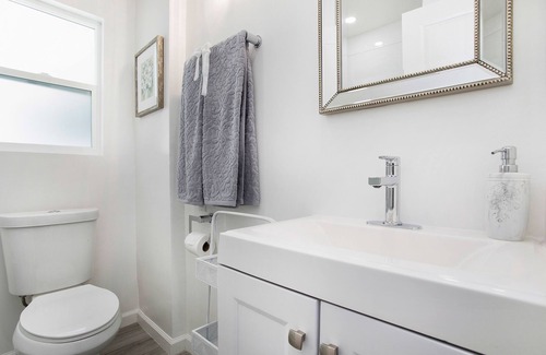 West Los Angeles Apartment | One bedroom