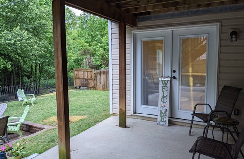 Conestee House | One BR Basement Apartment W/Fully Equipped Kitchen
