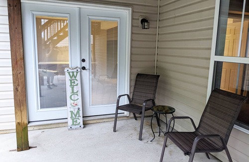 Conestee House | One BR Basement Apartment W/Fully Equipped Kitchen