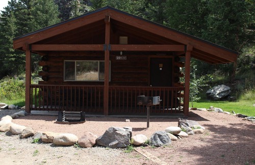 Gunnison Cabin | One BR Cabin with Ample Parking