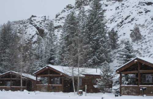 Gunnison Cabin | One BR Cabin with Ample Parking