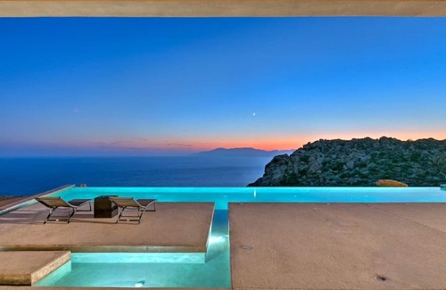 Milopotas Villa | One Br Private Honeymoon Peaceful Mylo Villa w/Living room Close to Mylopotas