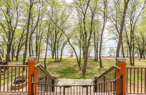 Big Bay House | ONE OF A KIND FAMILY BEACH FRONT HOME ON LAKE PETENWELL - PET FRIENDLY