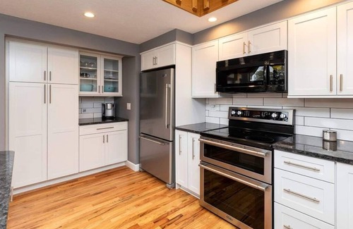 Ankeny House | One-of-a-kind home in Ankeny on 1.8 acres with a pond. You will truly feel like you are on a resort but will be able to have this piece of paradise all for yourself.