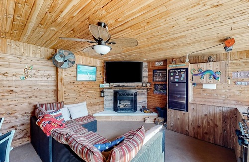 Avoca House | One-of-a-kind retreat with home theater, indoor basketball, private pool, & gym
