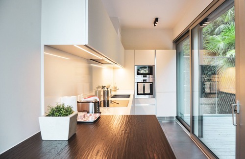 Melide Apartment | One & Only Lake View Penthouse No01