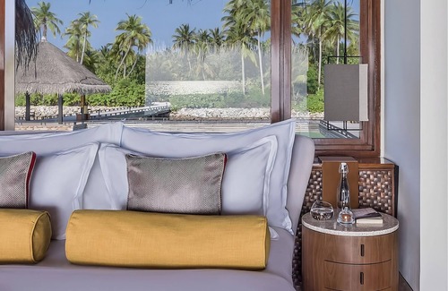 Reethi Rah Hotel | One&Only Reethi Rah, Water Villa Two Queen Beds!
